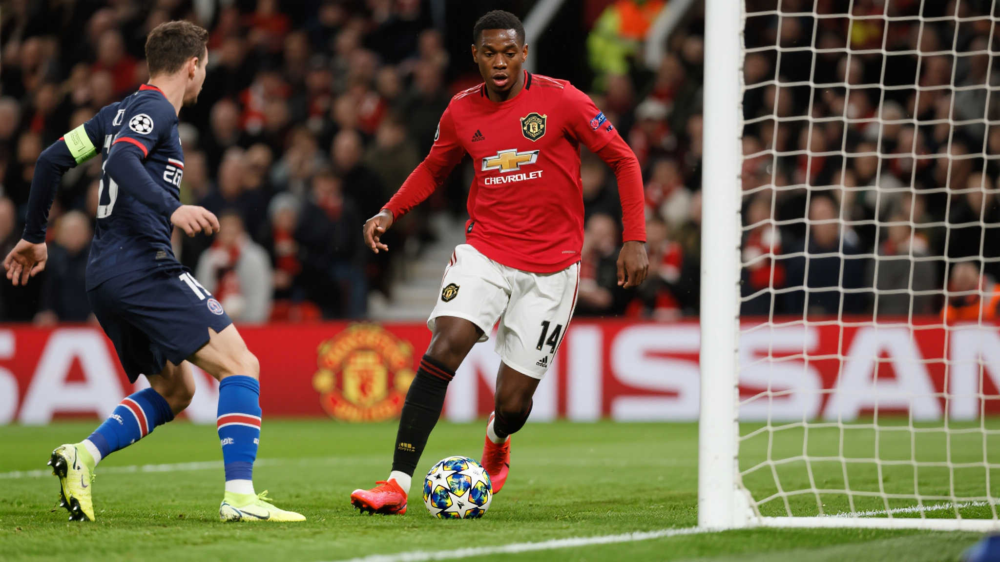 举例来说，本赛季法甲比赛数据证明，当对方封锁传球线